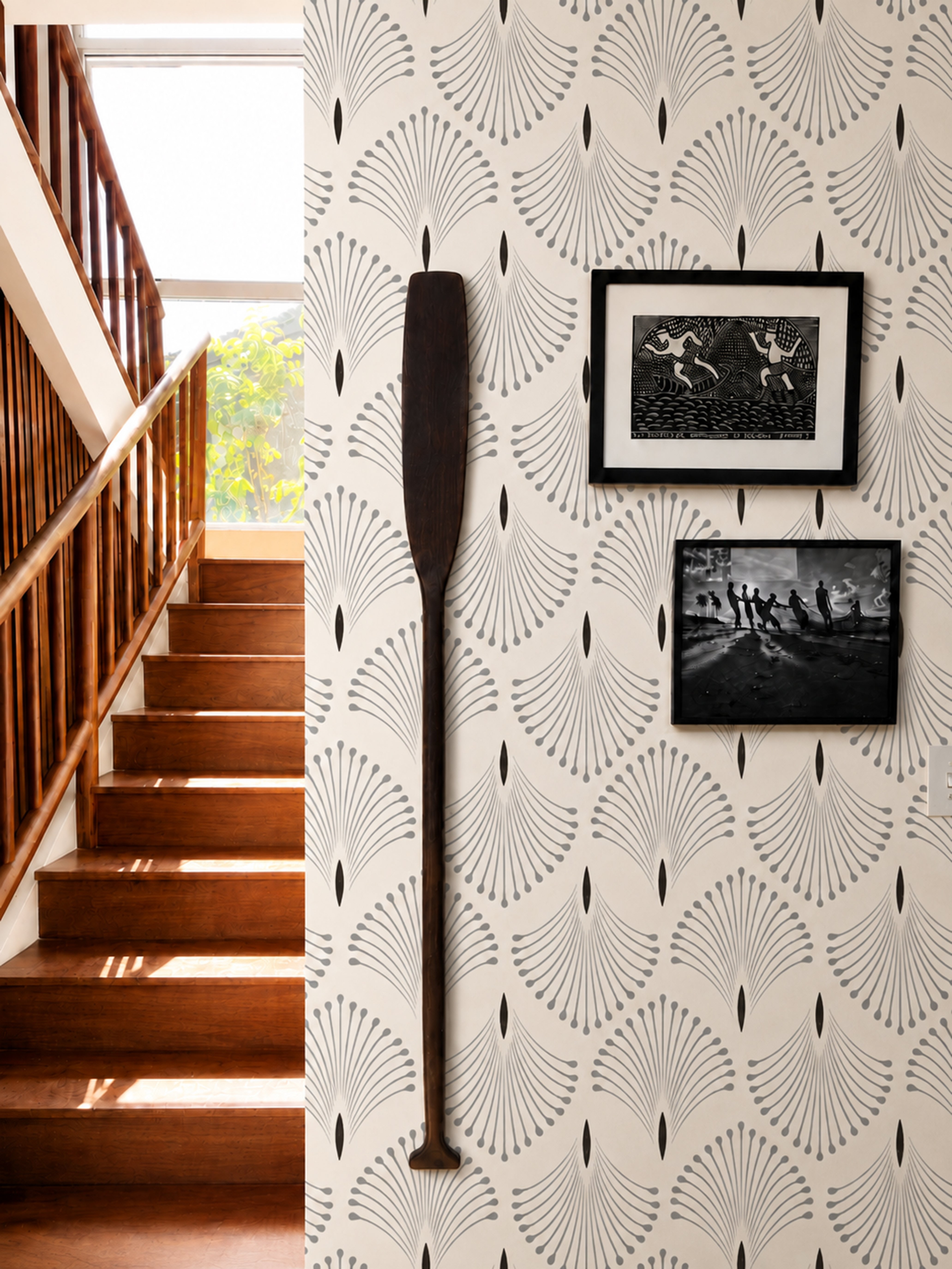  Art Deco fan motifs and refined botanical movement, this wallpaper features repeating palm-inspired linear forms arranged across a warm neutral background 